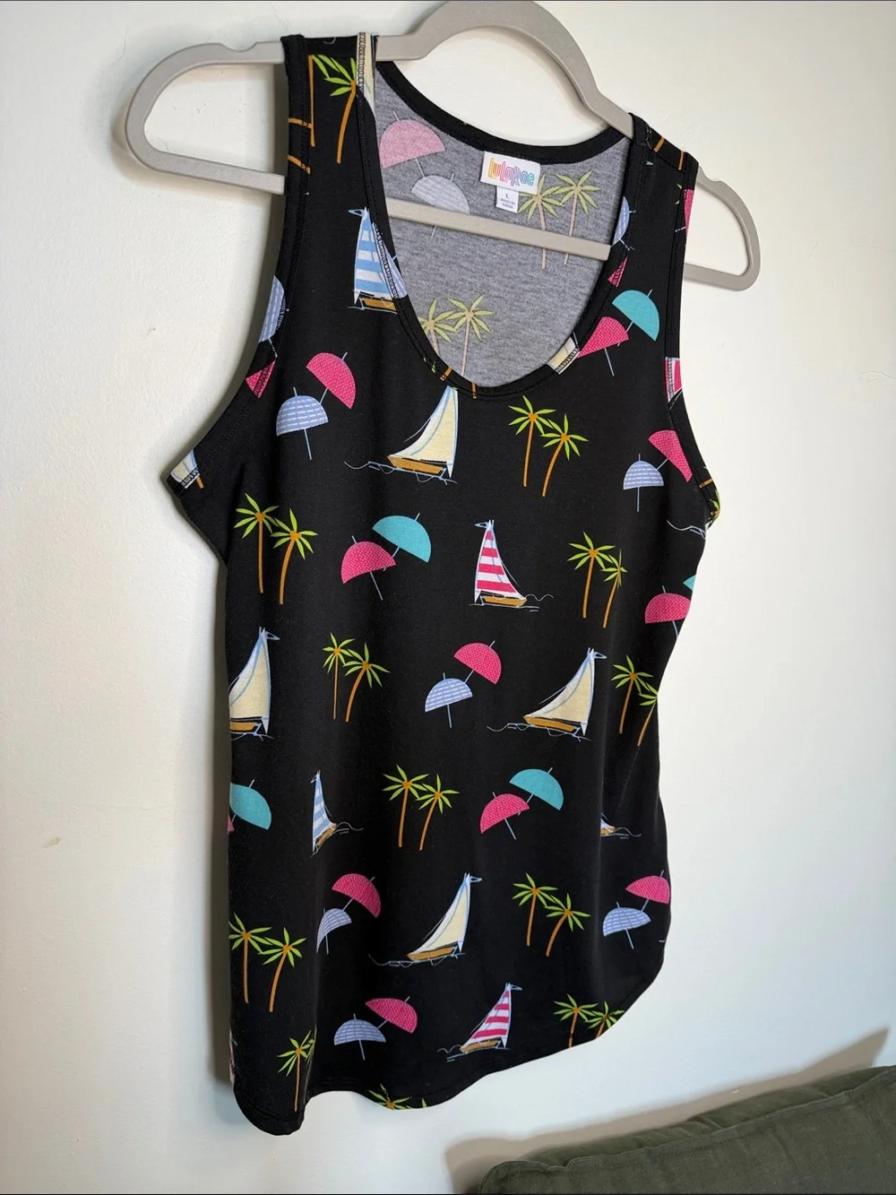 LuLaRoe Black Beach Themed Tank Size Large - Picture 3 of 4